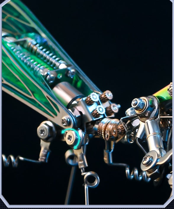 Robo Mantis: Metallic Bug Model for Display & Play